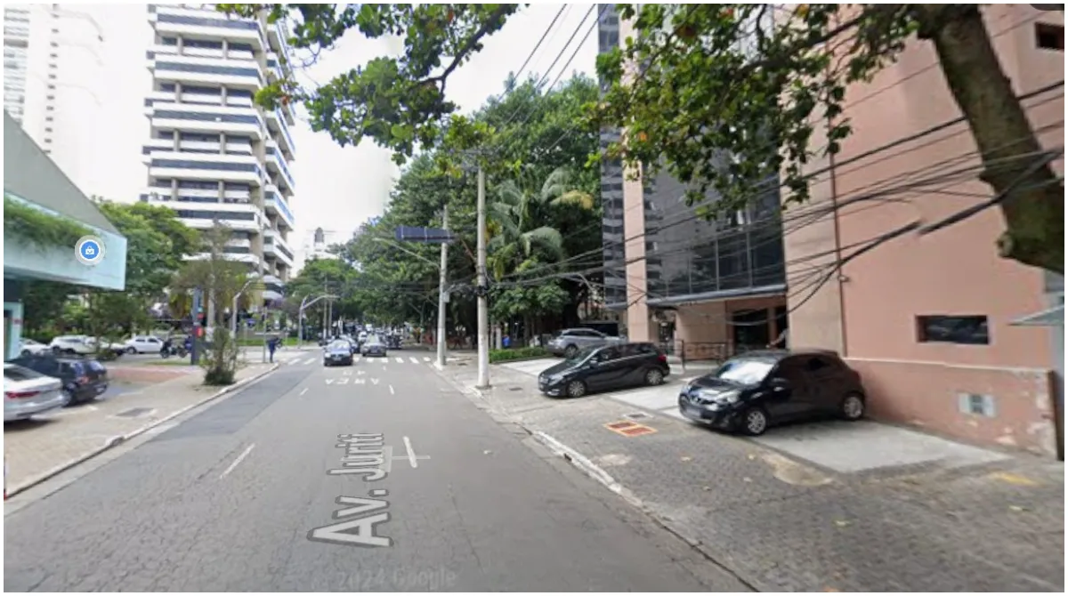 Homem baleado na cabeça durante assalto em Moema, SP