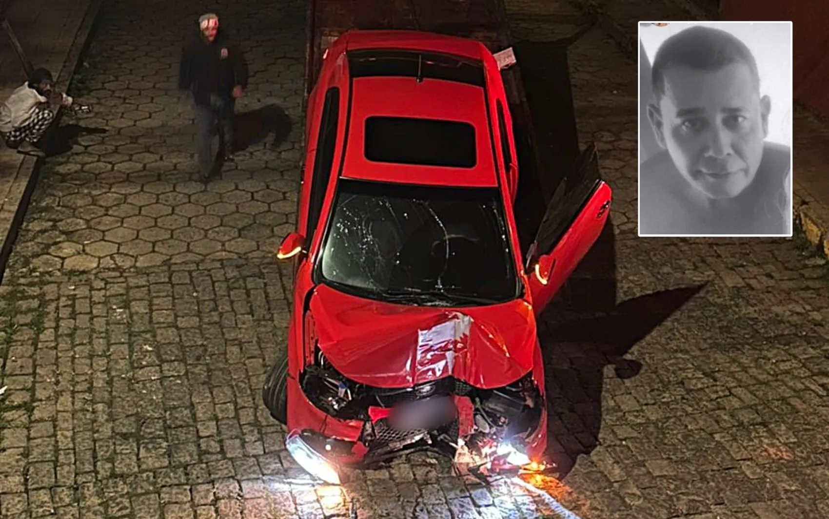 Carro acidentado contra muro de residência em Boa Esperança, Minas Gerais.