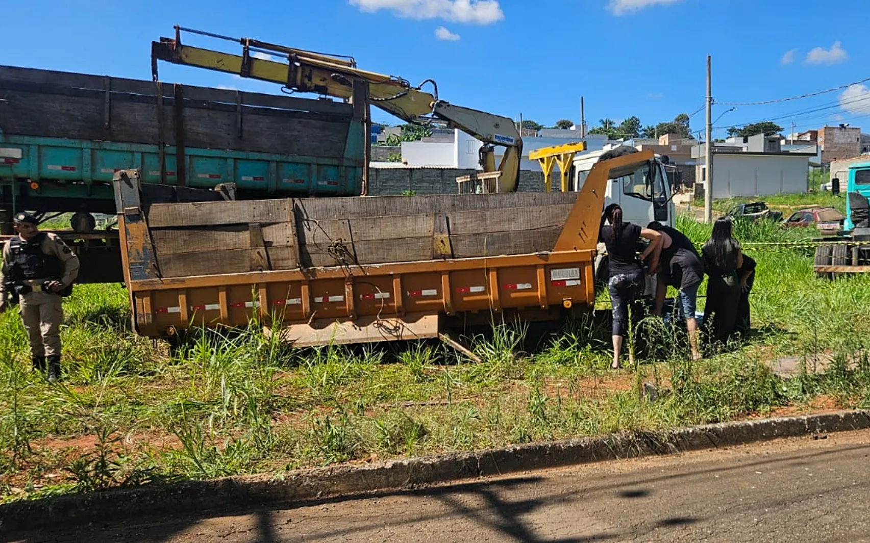 Homem morre em acidente com caçamba de caminhão em Alterosa