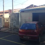 Perícia em cena de crime onde homem foi baleado em Rio Preto