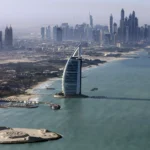 Hotel Burj Al Arab em Dubai com andaimes para reforma