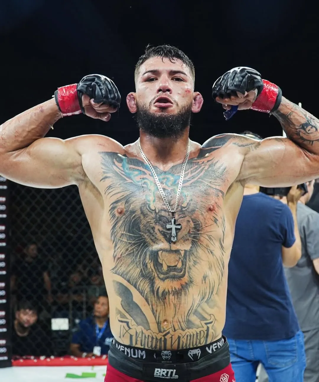 Boxeadores se preparando para o I Kombat em Porto Velho, com foco na superação