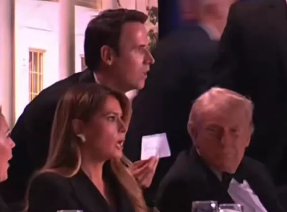 Oz Pearlman e Donald Trump no chão durante tiroteio em jantar