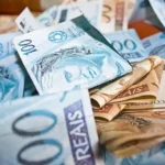 Famílias brasileiras endividadas, contas, resgate financeiro do governo, programa Desenrola, economia brasileira