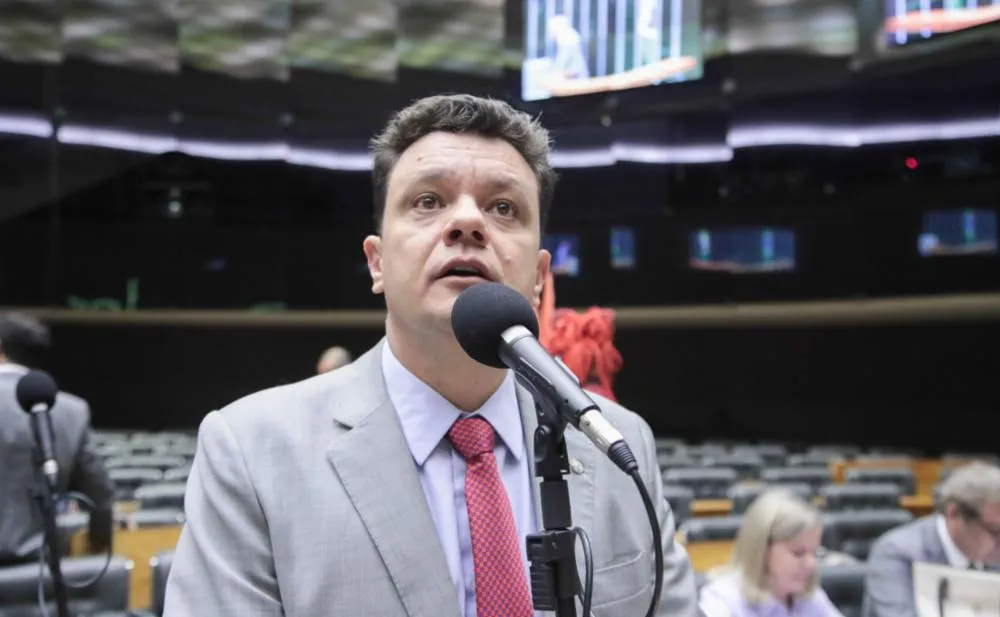 Políticos em sabatina para ministro do TCU, Câmara dos Deputados, avaliação de currículos, processo de indicação.