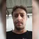 Influenciador corintiano Marcão Raiz acidentado com motocicleta e ônibus