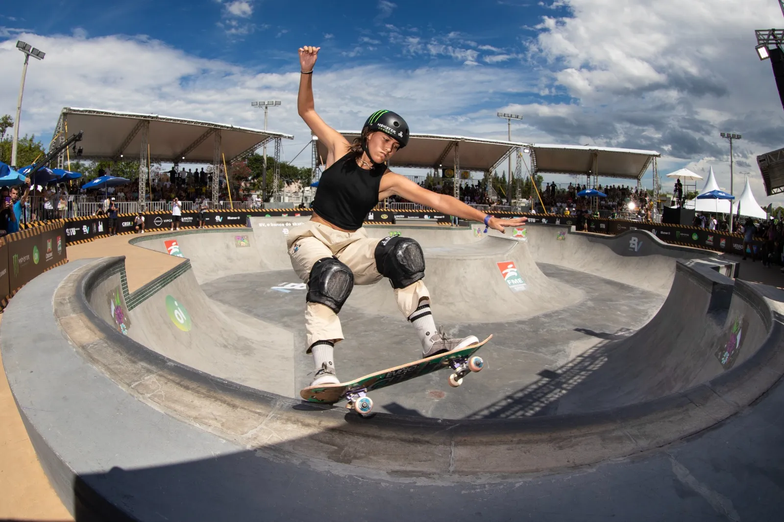 Isadora Pacheco skate park STU Criciúma manobra