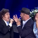 Javier Milei cantando com artistas e Netanyahu em Israel