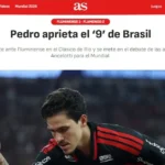 Pedro do Flamengo celebrando um gol em jogo no Maracanã