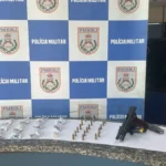 Jovem preso em Barra Mansa com arma e drogas pela Polícia Militar