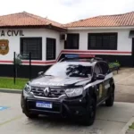Viatura policial em Cerquilho, prisão de jovem por ameaça e descumprimento de medida protetiva.
