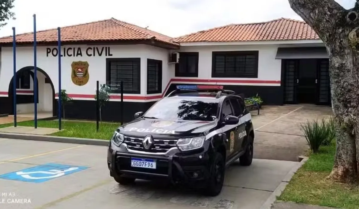 Viatura policial em Cerquilho, prisão de jovem por ameaça e descumprimento de medida protetiva.