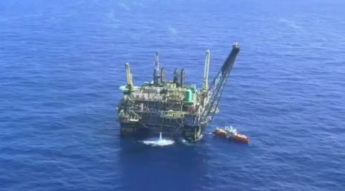 Prédio do STF em Brasília com foco na arquitetura moderna e céu azul, representando o poder judiciário e a decisão sobre os royalties do petróleo.