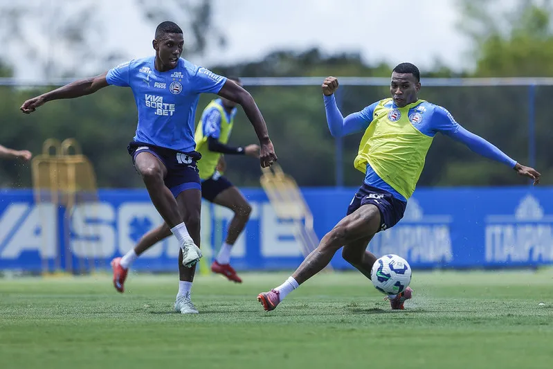 Kanu zagueiro Bahia treino volta lesão posse de bola