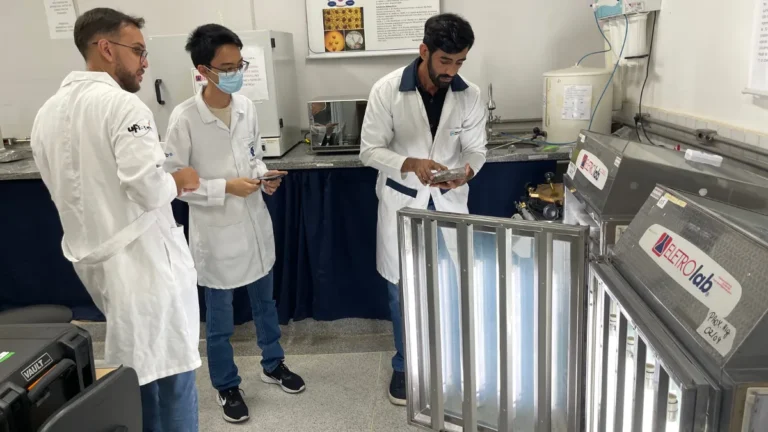 Laboratório da UFSCar testando sementes para resistir às mudanças climáticas