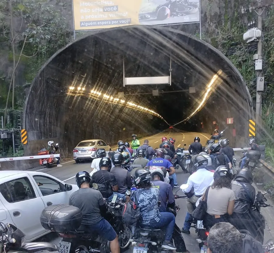 Incêndio em caminhão na Linha Amarela, Túnel da Covanca