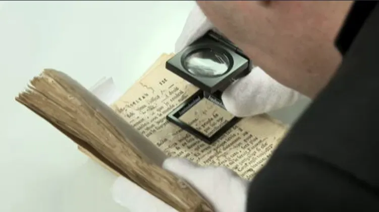 Página de livro antigo com anotações de Tiradentes