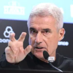 Luís Castro técnico Grêmio preocupado em jogo