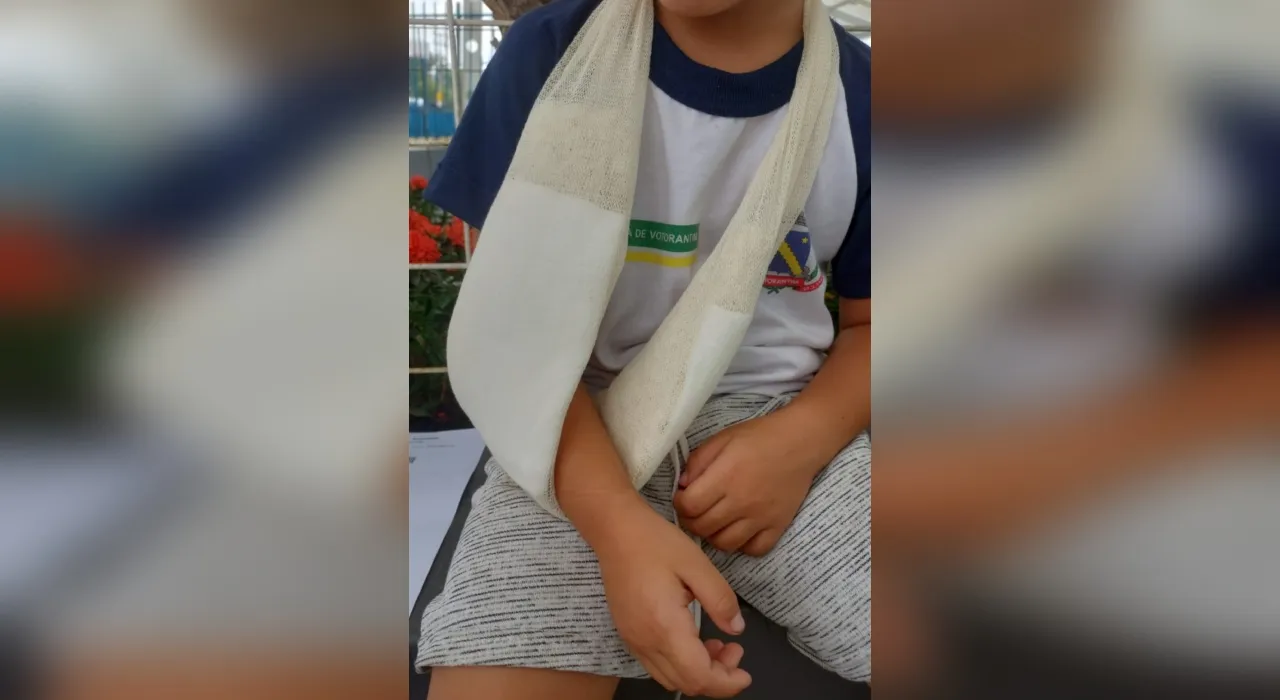 Janela quebrada creche Votorantim, acidente infantil, segurança escolar