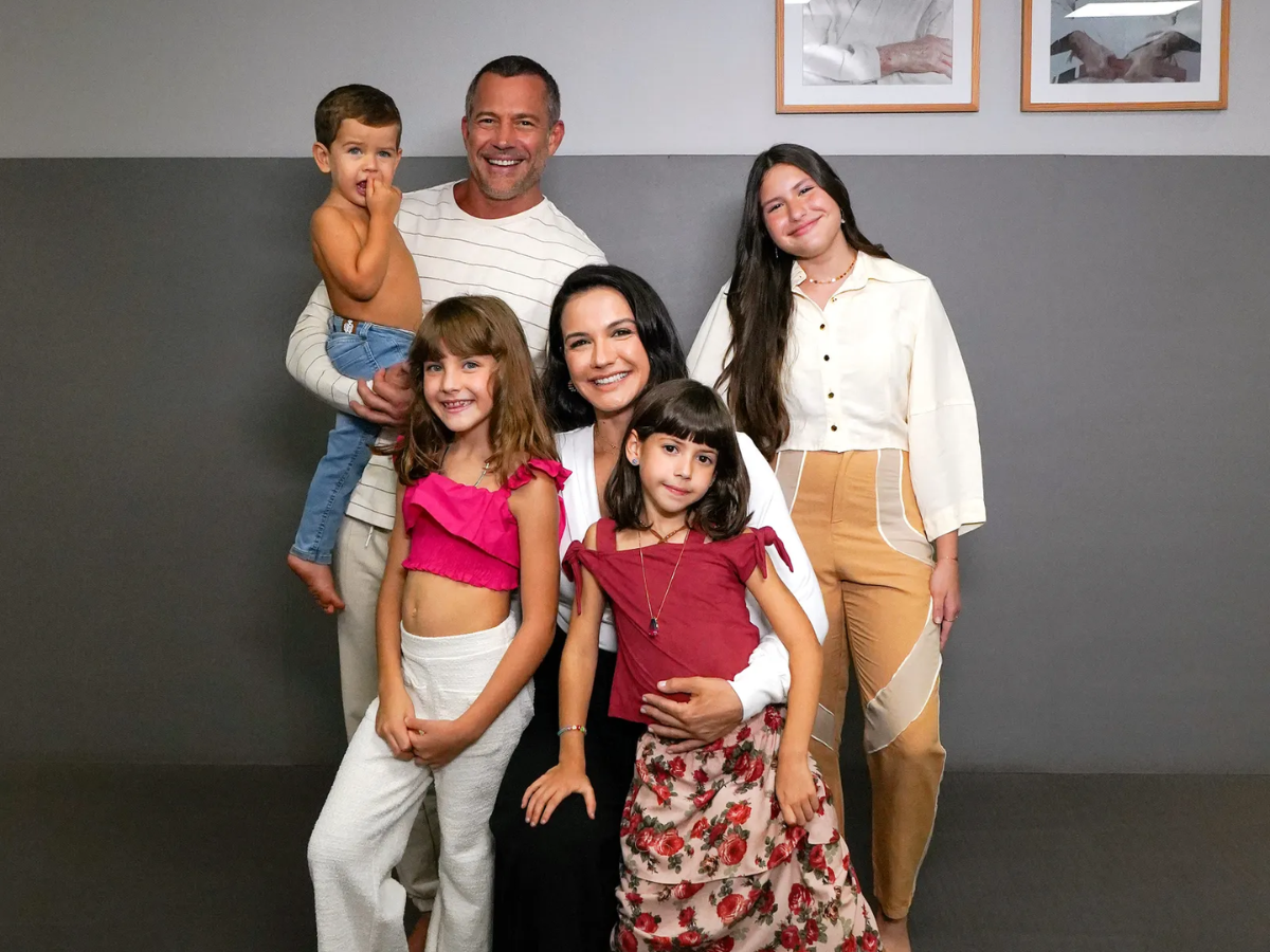 Malvino Salvador e Kyra Gracie juntos, simbolizando igualdade e parceria