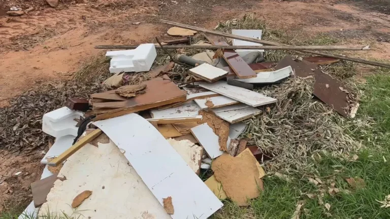 Terreno sujo em Marília, morador denunciando, nova lei de multas