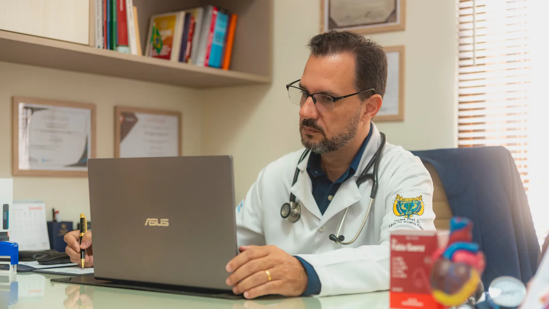 Fábio Guerra, cardiologista e autor, discute a medicina além dos exames em seu novo livro