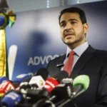 Jorge Messias, Advogado-Geral da União, em destaque, aguardando sabatina no Senado