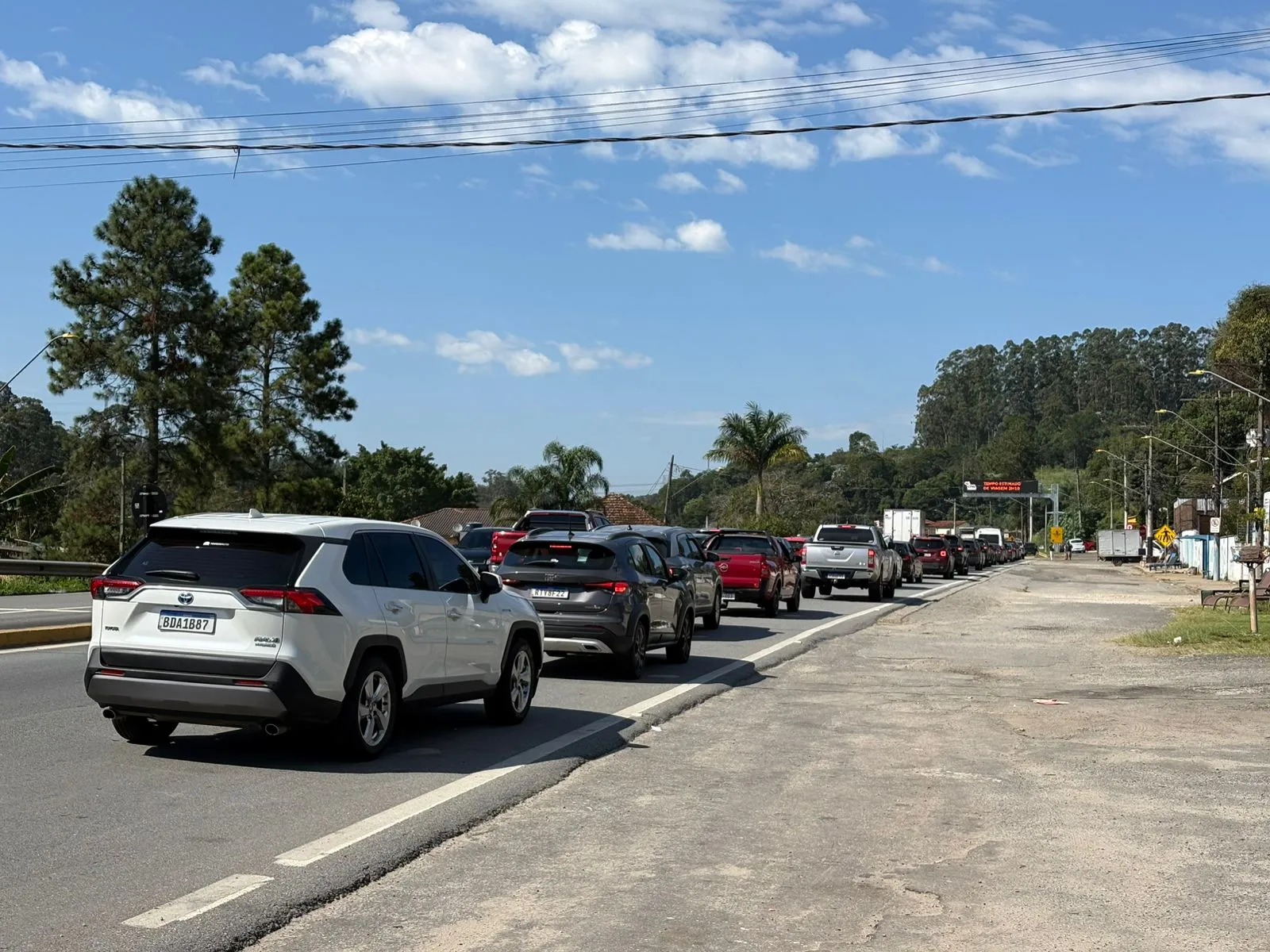 Congestionamento Mogi-Bertioga feriado Tiradentes