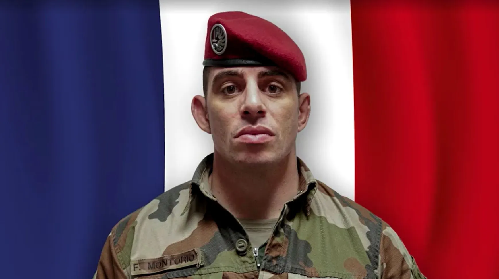 Soldado francês da ONU patrulhando o Líbano após ataque