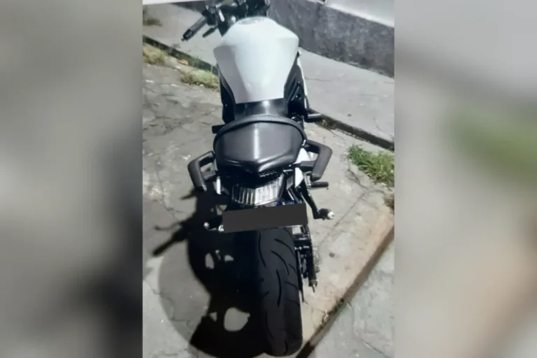 Motociclista em fuga sendo perseguido pela Polícia Militar em Presidente Venceslau