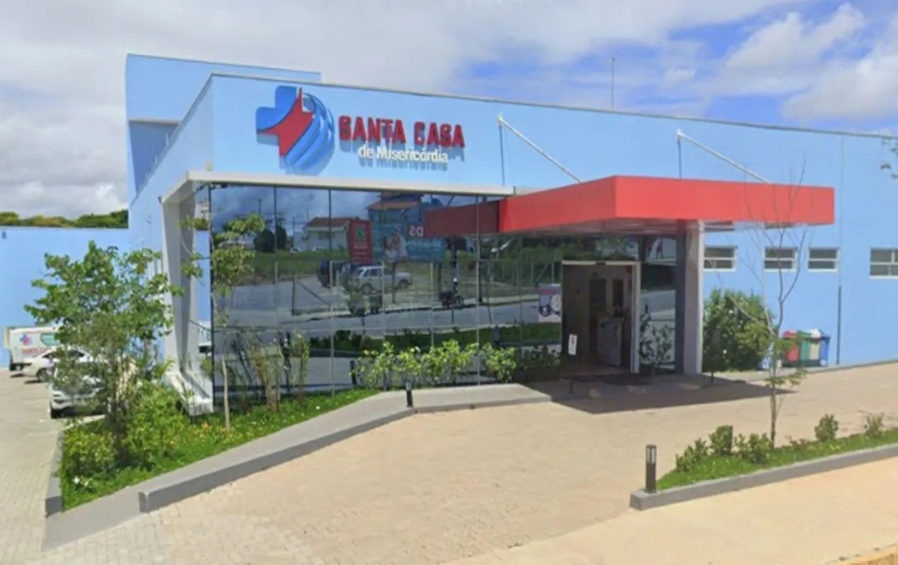 Acidente grave de moto e carro na SP-264, Pilar do Sul, com viaturas e bloqueio de pista