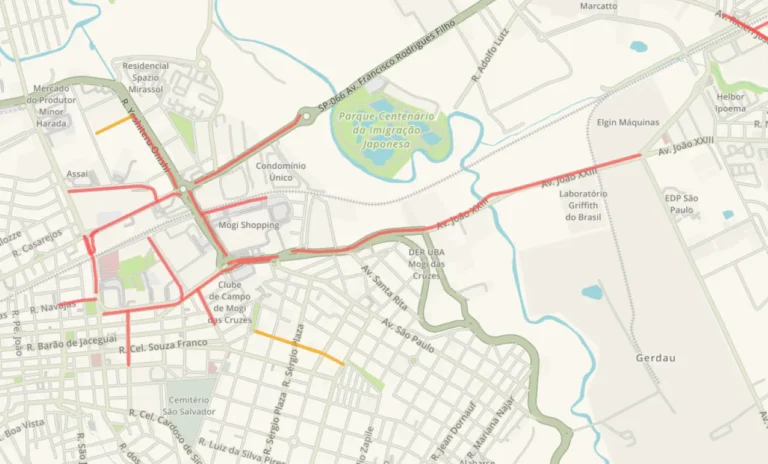 Trânsito parado em Mogi das Cruzes, avenida João XXIII, lentidão no distrito de César de Sousa
