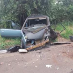 Dois veículos destruídos após acidente fatal na SP-321