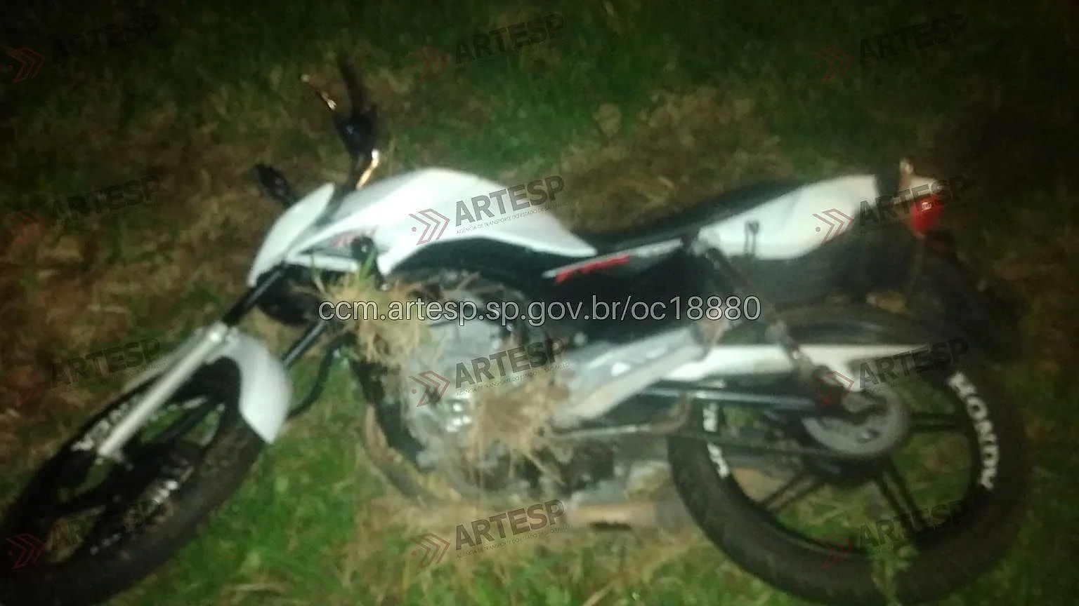 Acidente de moto fatal em Porto Ferreira, Rodovia Anhanguera com equipes de emergência