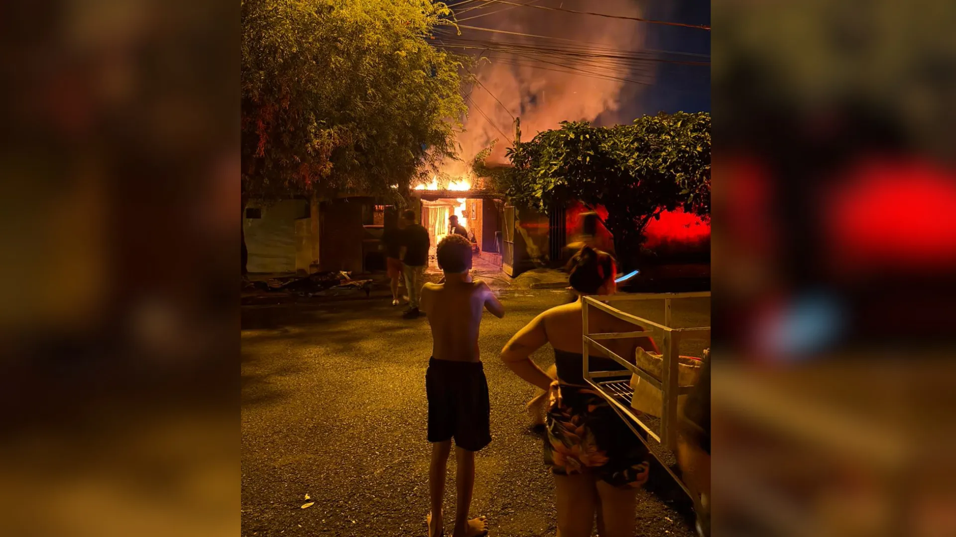 Destruição da cozinha após incêndio em Rio Preto