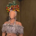 Figurino de Carmen Miranda com frutas no Museu Carmen Miranda
