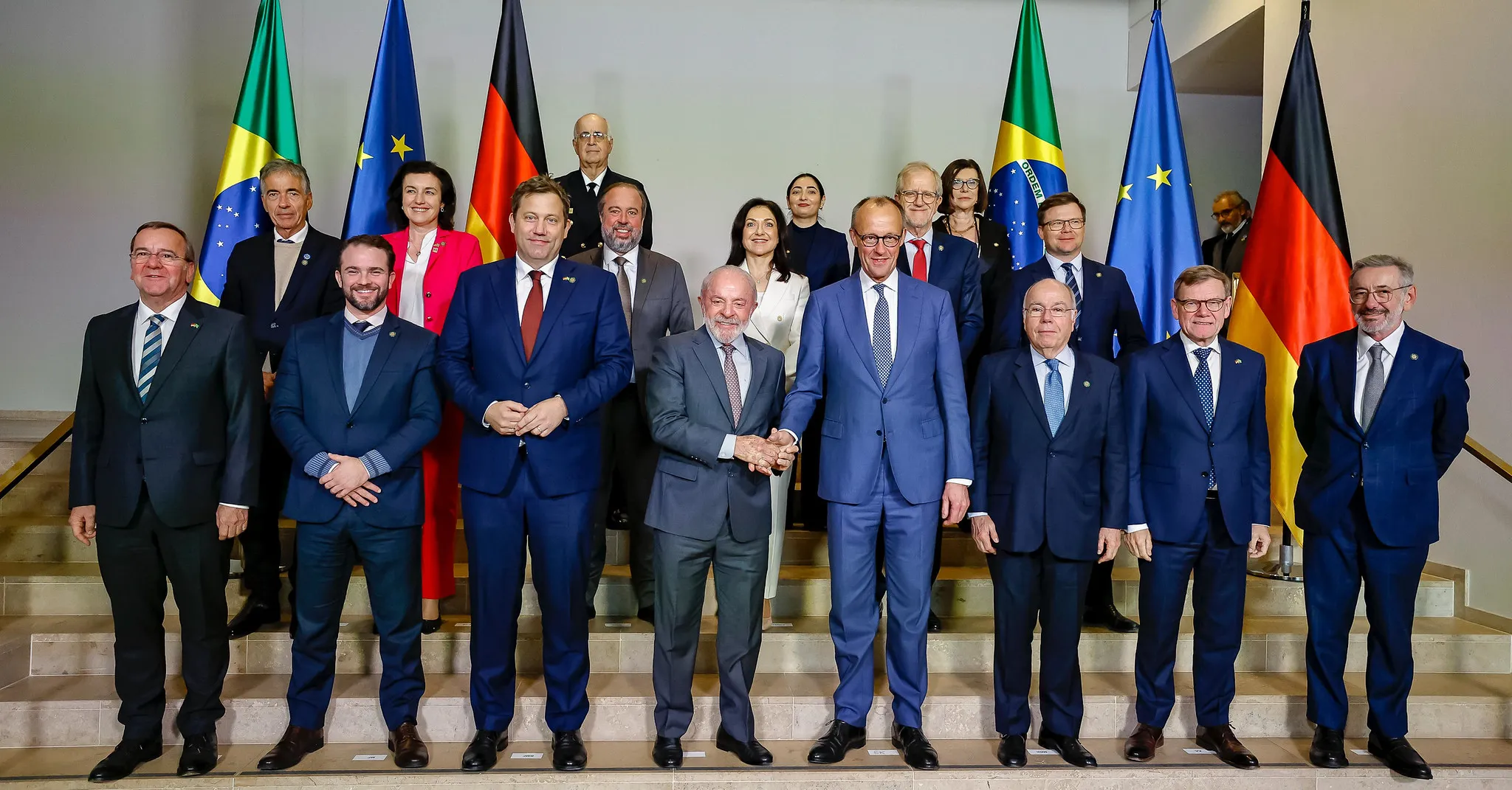 Presidente Lula falando em coletiva na Alemanha sobre eleições