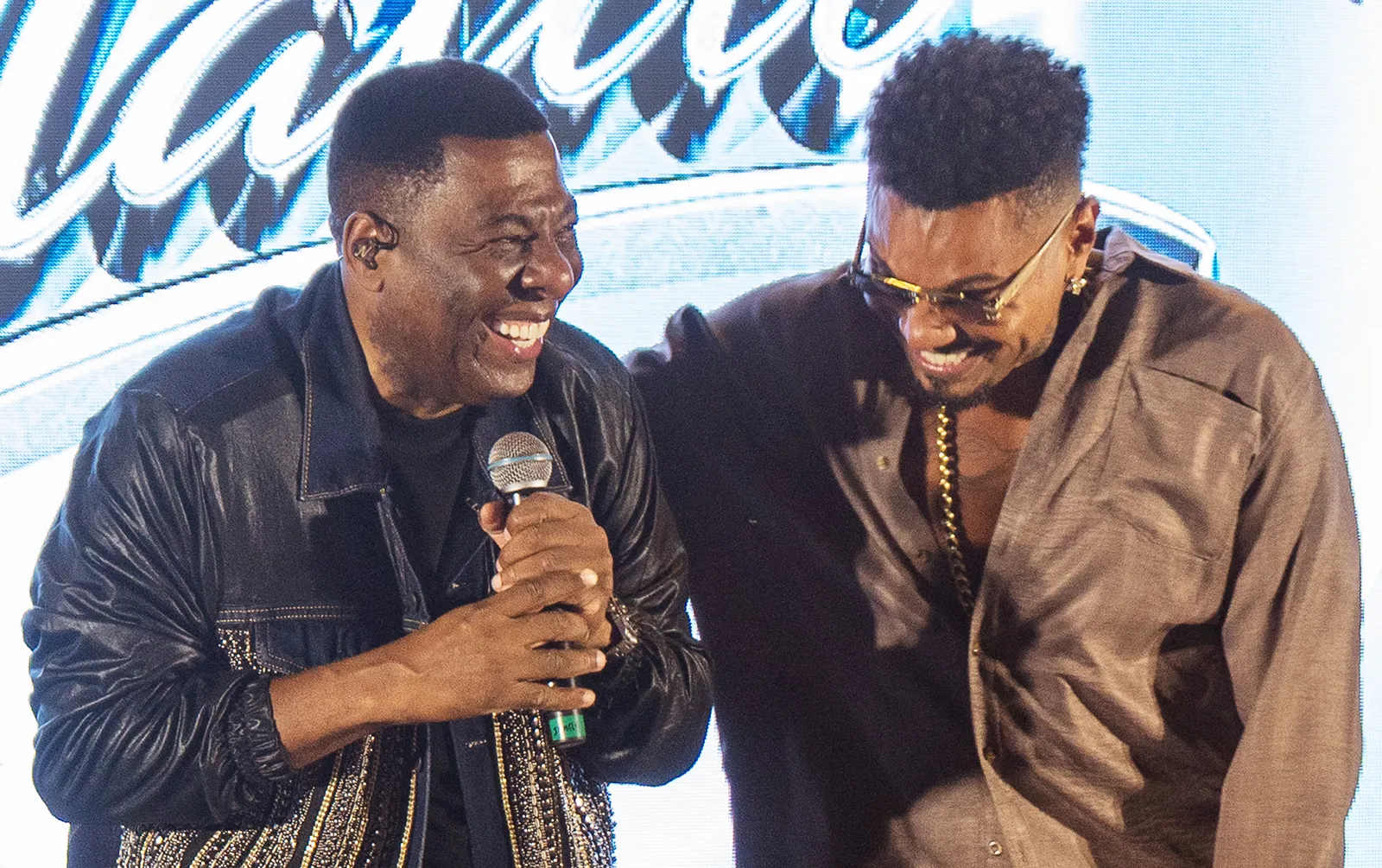 Naldo Benny e Netinho de Paula em estúdio, gravando músicas do Negritude Junior.