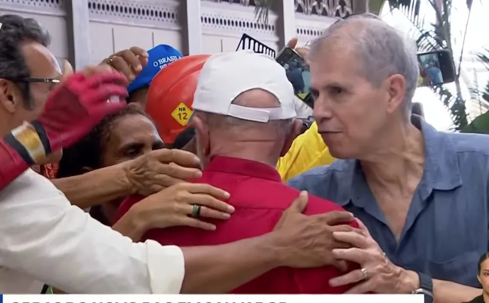 Presidente Lula defendendo o PIX em evento público