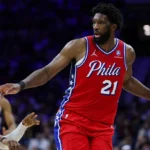Joel Embiid com apendicite, jogador do Philadelphia 76ers em recuperação