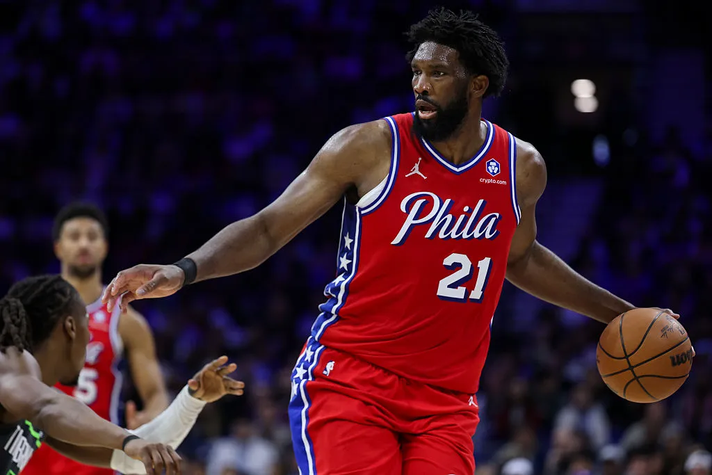 Joel Embiid com apendicite, jogador do Philadelphia 76ers em recuperação