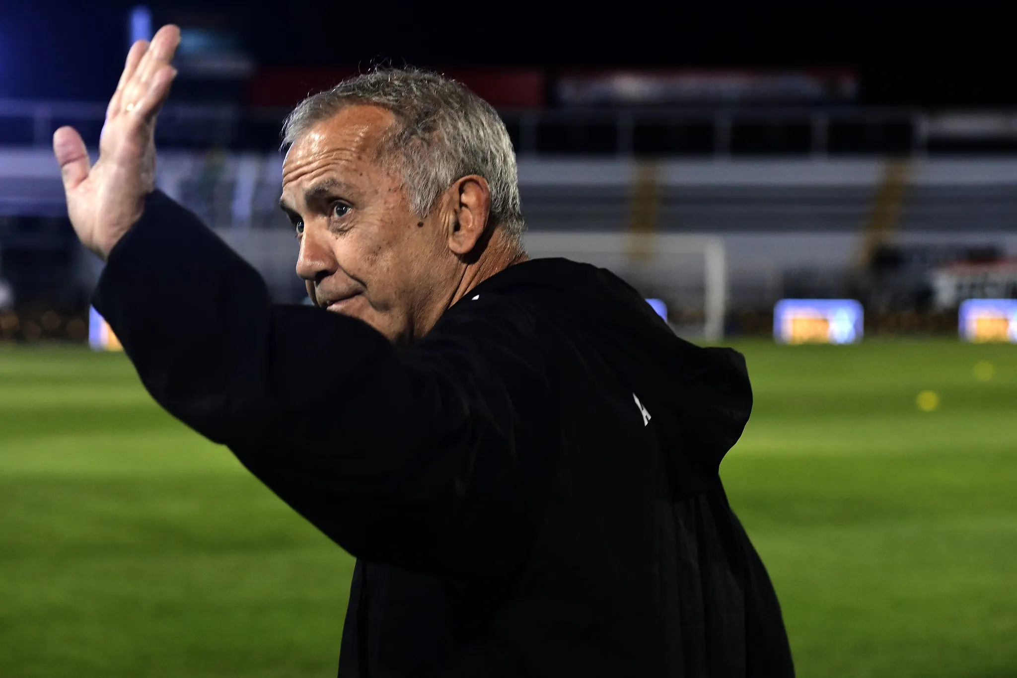 Nelsinho Baptista se aposenta do futebol