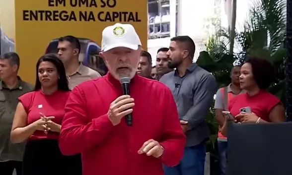 Lula defende PIX contra críticas dos EUA em Salvador
