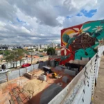 Mirante na Freguesia do Ó com tapumes de obra irregular
