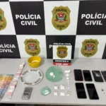 Agentes da Dise de Jaú apreendem entorpecentes e aparelhos celulares em operação contra o tráfico de drogas via Pix.