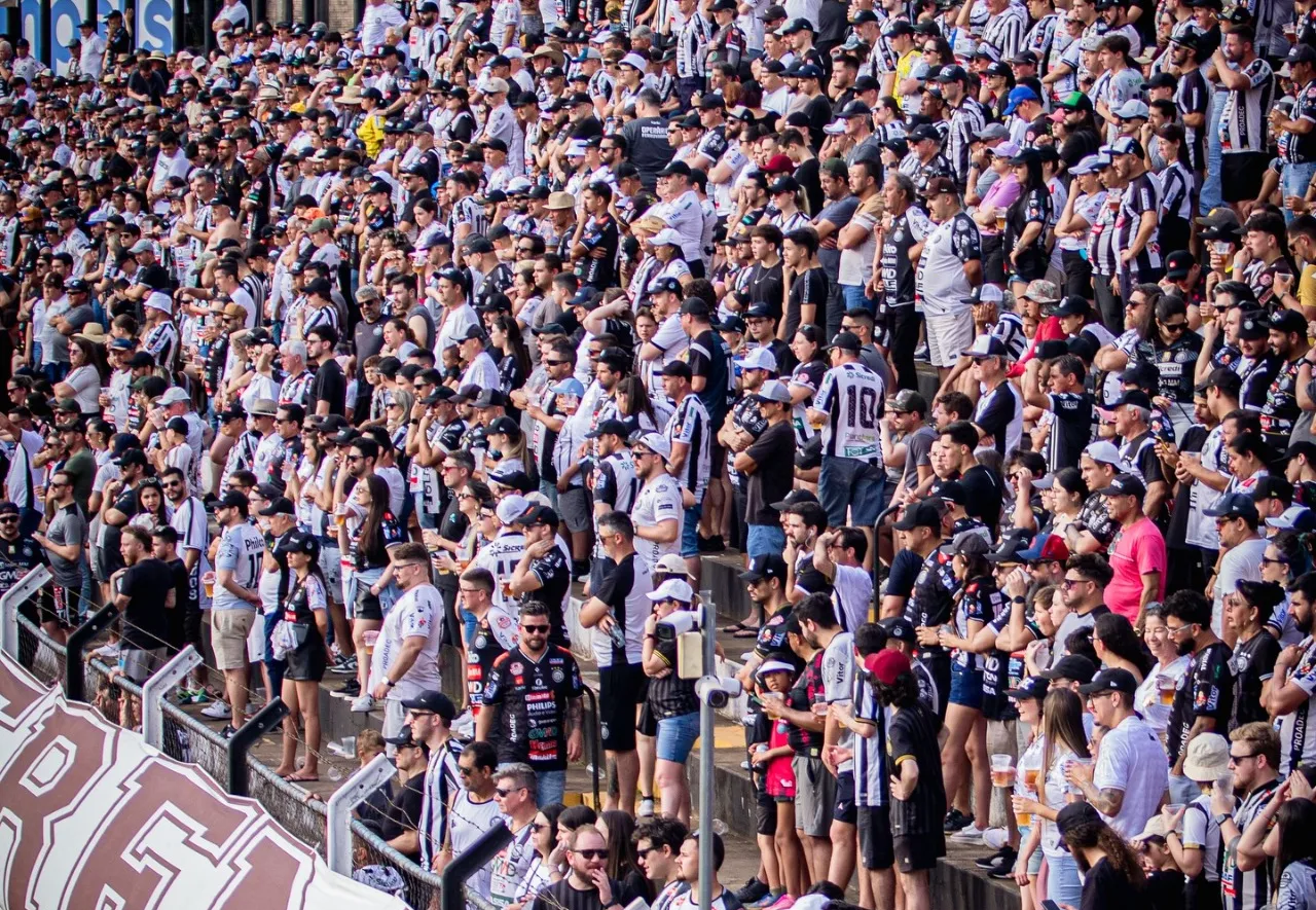 Estádio Germano Krüger lotado para Operário-PR x Fluminense na Copa do Brasil