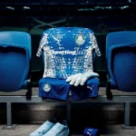 Camisa de goleiro azul do Palmeiras, estilo retrô, tributo a Marcos e Velloso, uniforme 2024.