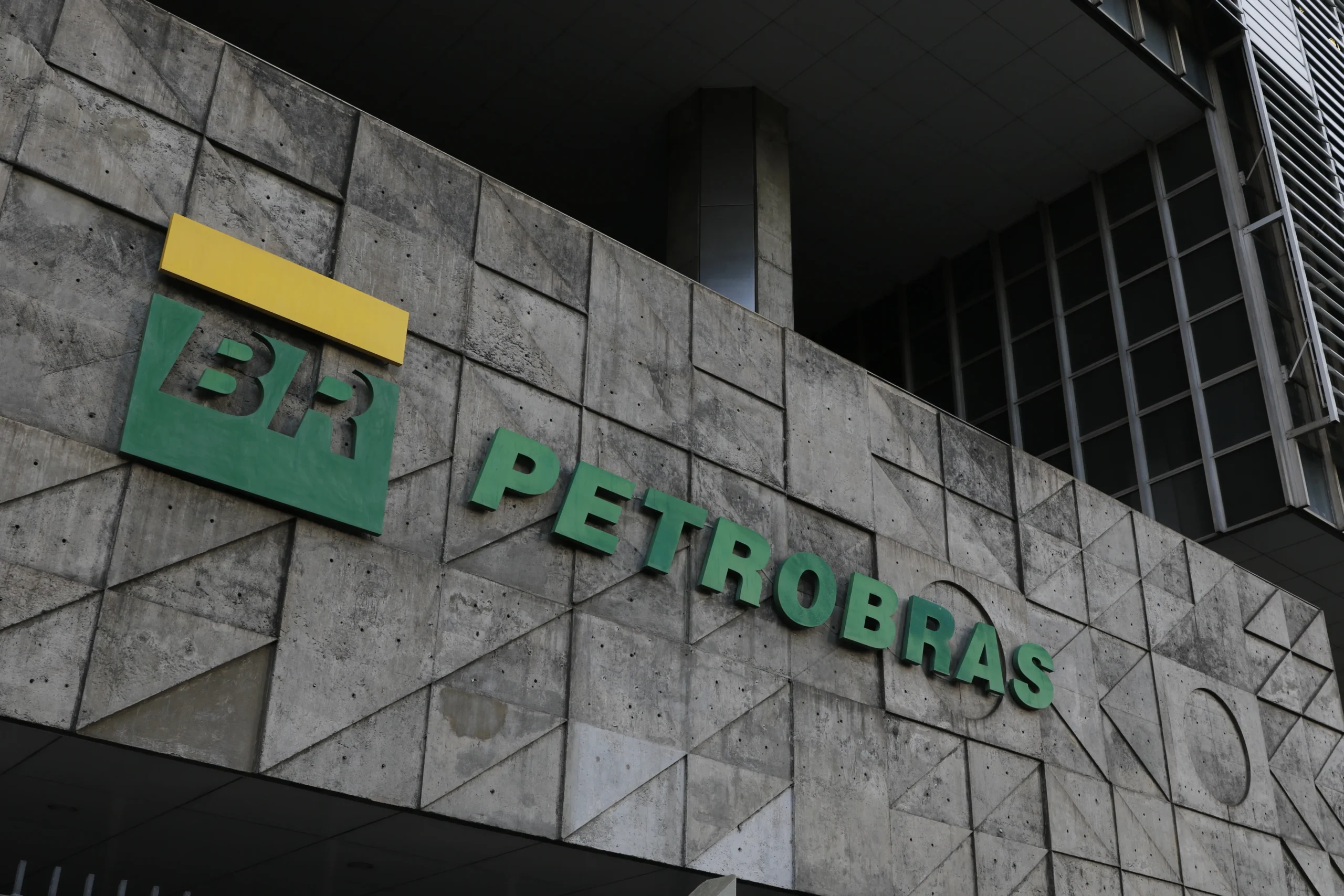 Refinaria Petrobras, produção de diesel, indústria de petróleo