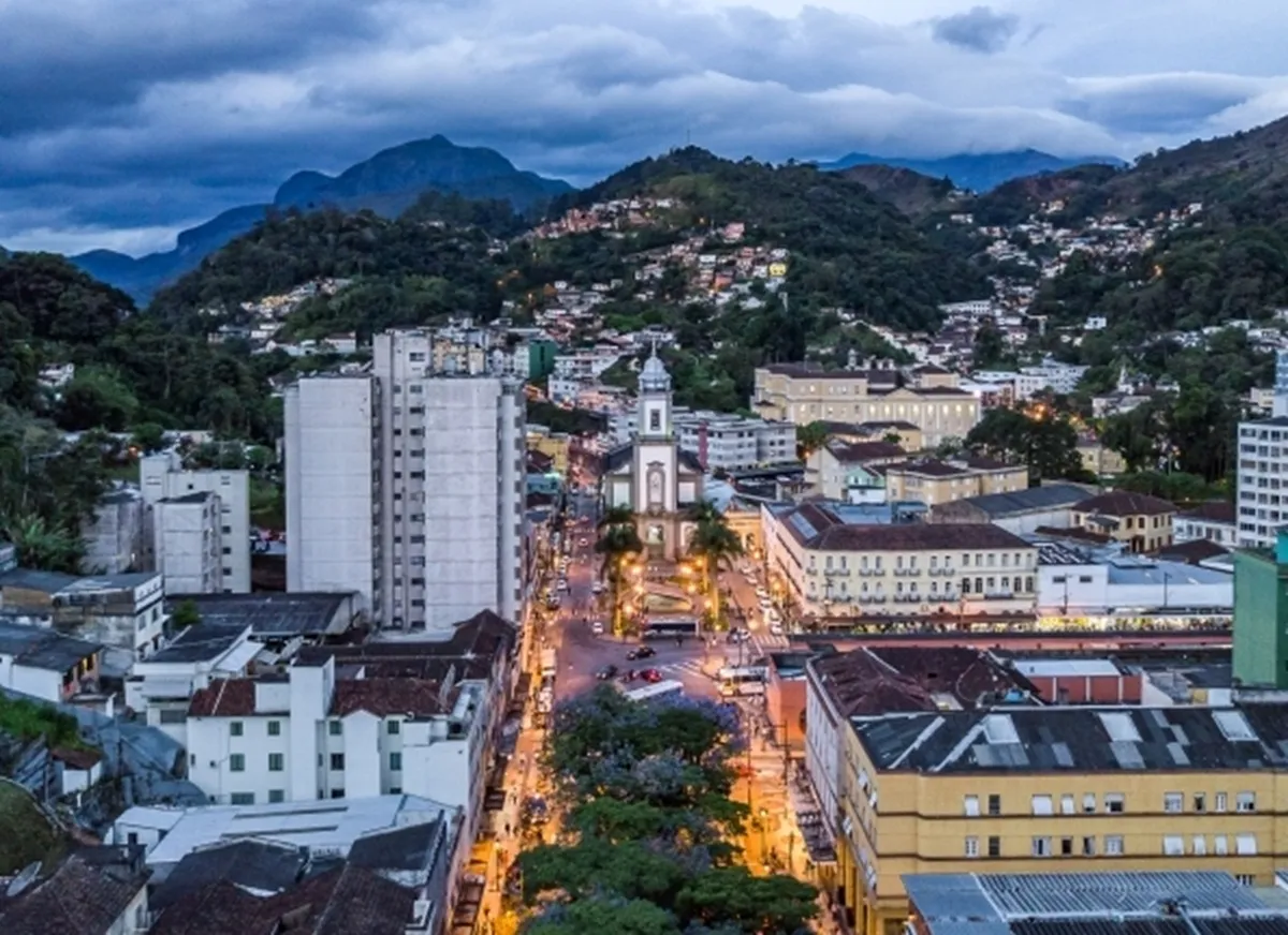 Petrópolis lotada, ocupação hoteleira alta, feriado São Jorge, turismo Região Serrana
