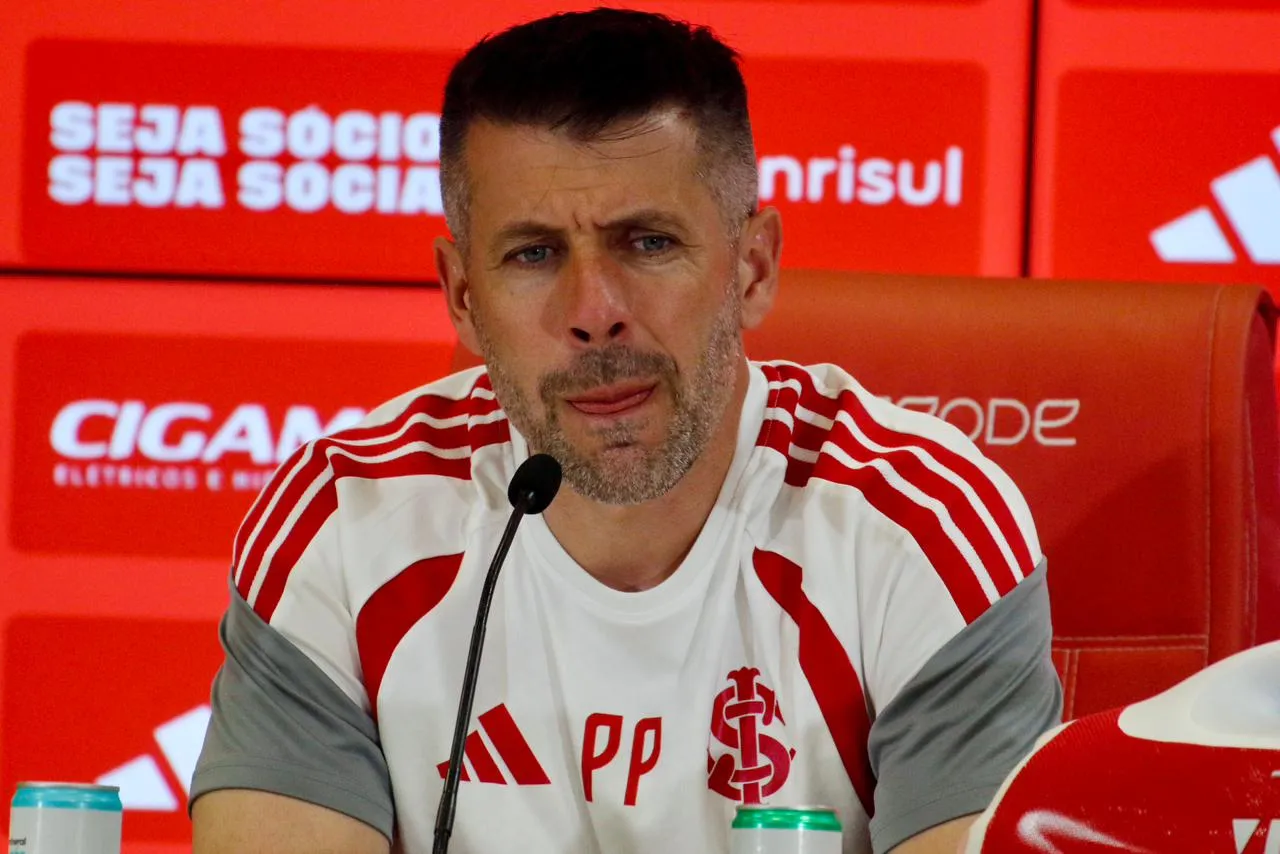Paulo Pezzolano, técnico do Inter, em Gre-Nal no Beira-Rio